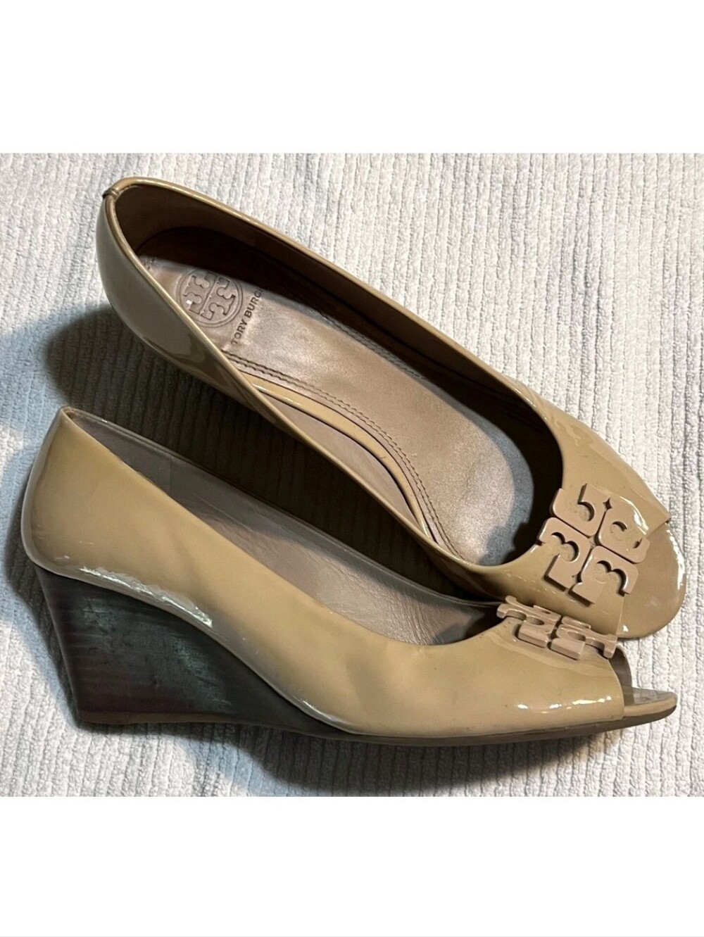 Tory Burch Beige Patent Leather Wedge Lowell Peep-Toe Pumps 9.5